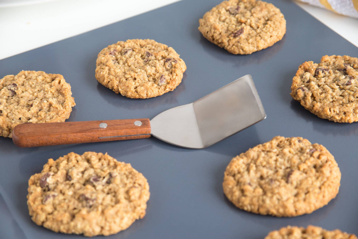 Cookie Spatula, Stainless Steel with Wood Handle, 7"