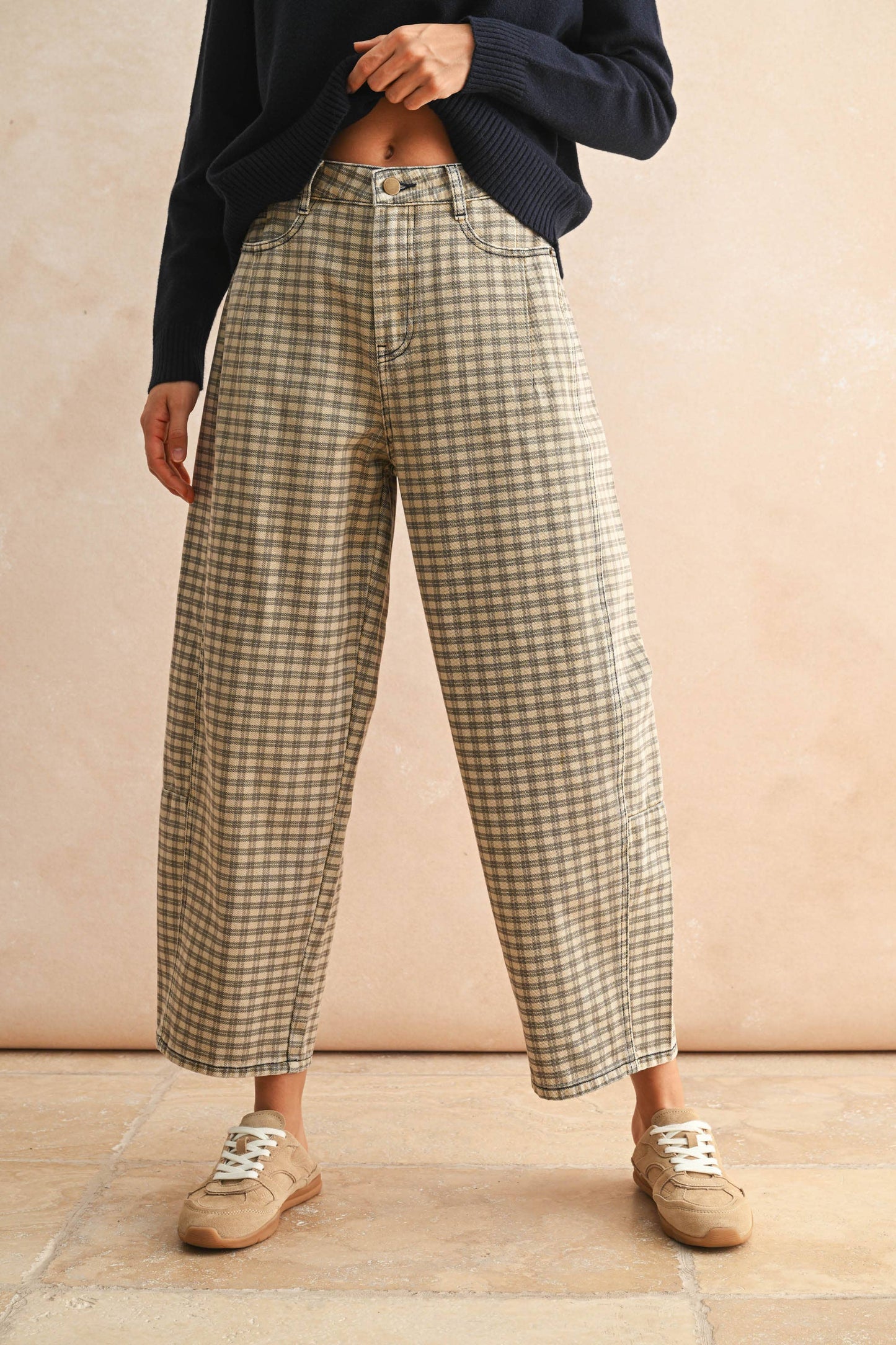 Checker Pattern Barrel Pants