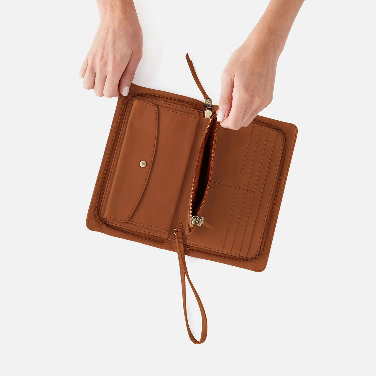 HOBO - Evolve Wristlet