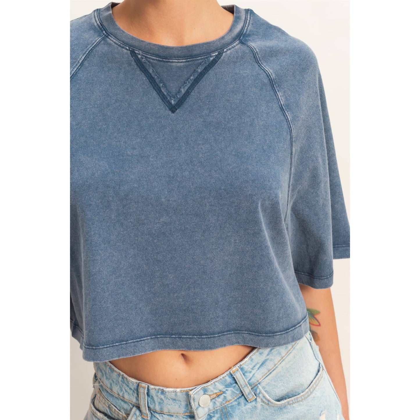 Mineral Washed Cropped Tee: FUCHSIA