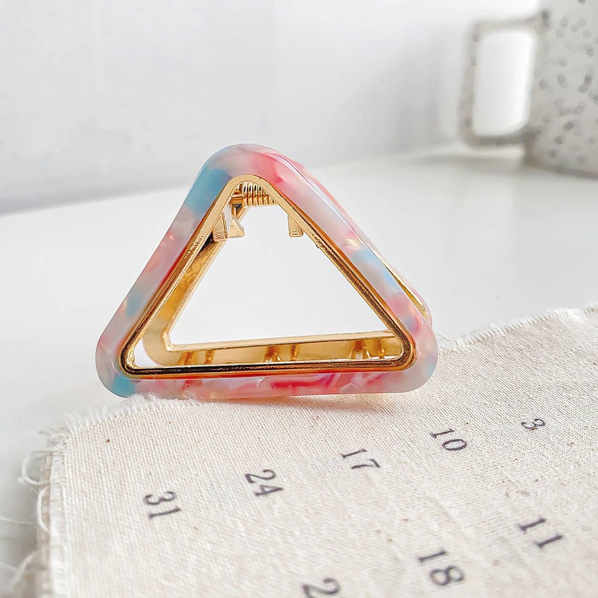 Triangle Tortoise Hair Claw