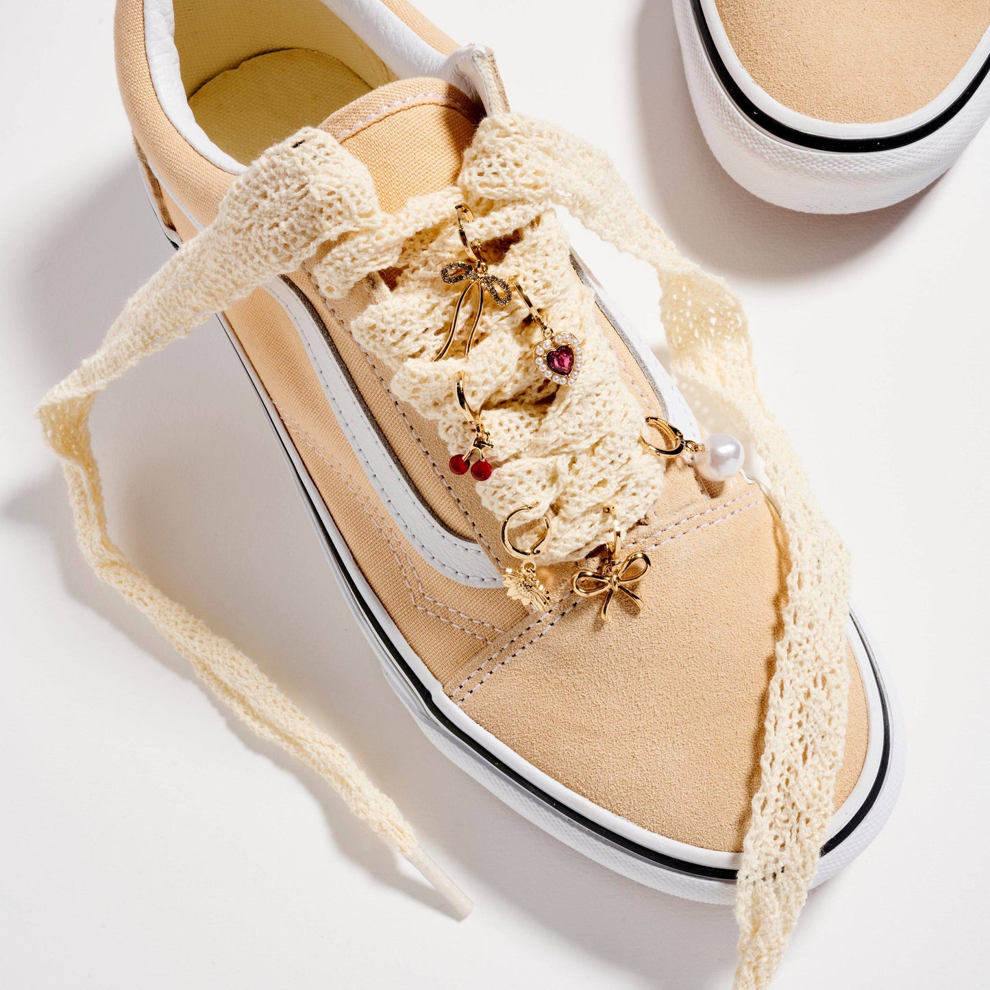 Lace Shoelace Charm Set – Gold-Tone Bow, Heart, and Pearl Accents