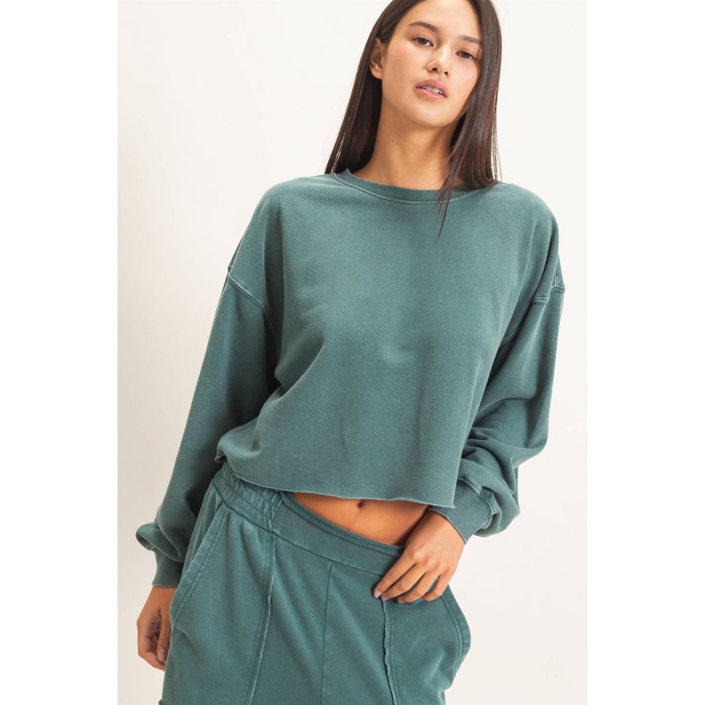 Mineral Wash Raw Hem Cropped Sweatshirt