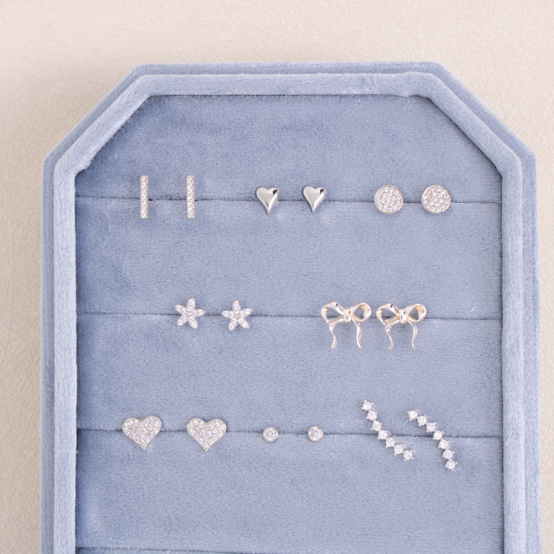 Sweet Bows on Velvet Tag