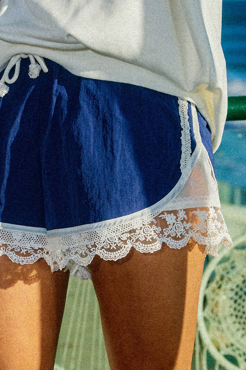 Casual Lace-Trim Contrast Shorts