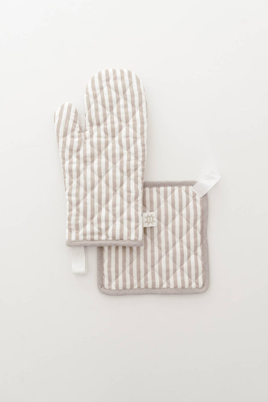 Keepsake Quilted Linen Oven Mitt + Potholder Set in Oatmeal